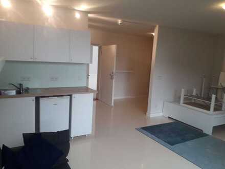 COOLES APPARTEMENT MIT FREIRAUM, PANTRYKÜCHE & NISCHE UND MÖBLIERT
