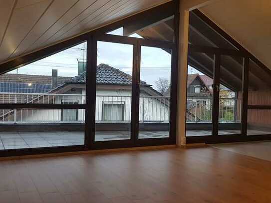 Geschmackvolle 1-Raum-DG-Wohnung mit Balkon und EBK in Neuenbürg-Arnbach
