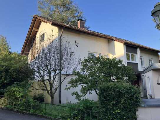 *** Baden-Baden/Lichtental - 3 Familienhaus - sehr gute Kapitalanlage - in ruhiger Ortsrandlage ***