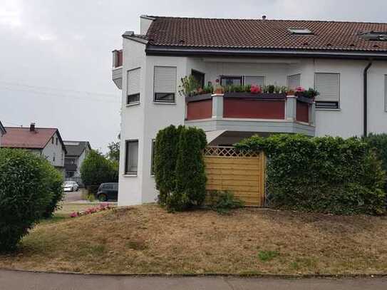 Traumhafte, sonnige 3-Zimmer EG-Wohnung mit Terrasse und EBK in Riederich - provisionsfrei