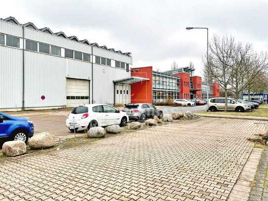 Ebenerdige Lagerhalle auf Gewerbehof zu vermieten