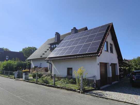 Großzügiges Wohnhaus mit Doppelgarage und Carport in Coburg-Cortendorf