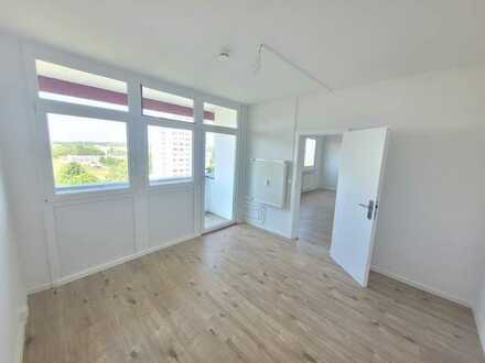 Zum Wohlfühlen: 4-Raum-Wohnung mit Balkon in Halle Neustadt