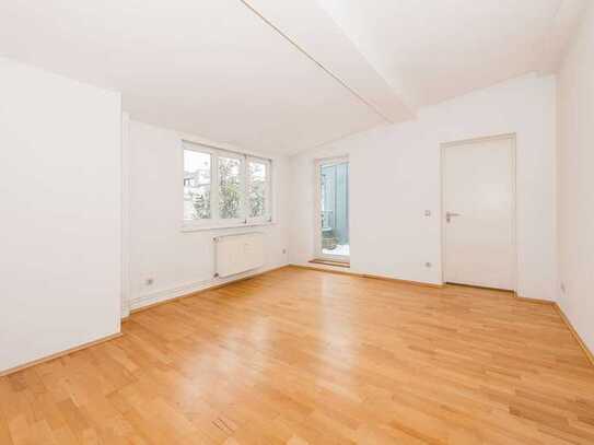 Schön Wohnen in Berlin-Prenzlauer Berg ! Bezugsfreie Dachgeschosswohnung !