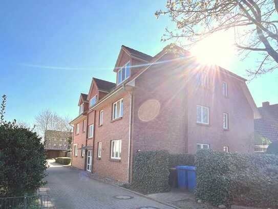 Buchholz: zentrumsnahe Wohnung mit Balkon und Carport