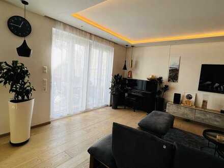 Wohnung mit Hauscharakter - Garten und große Dachterrasse!