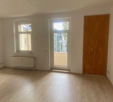 Attraktive 2-Zimmerwohnung mit großem Wohnzimmer und Balkon
