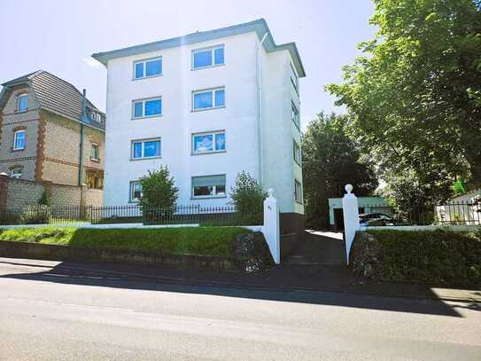 Sehr gepflegtes 4 Familienhaus mit Bauplatz für MFH!