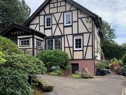 Sonnige ruhige Lage - charmantes freistehendes Haus mit großem Garten und Fernblick