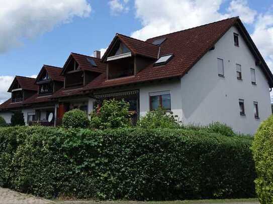 4-Zimmer-Wohnung mit Loggia, Balkon und Stellplätzen