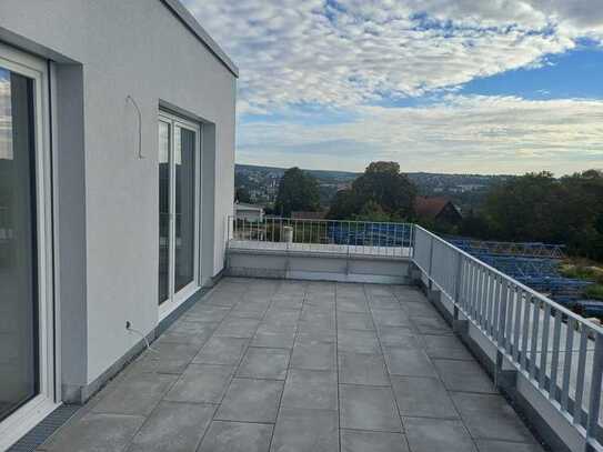 Neuwertige Doppelhaushälfte mit Dachterrasse