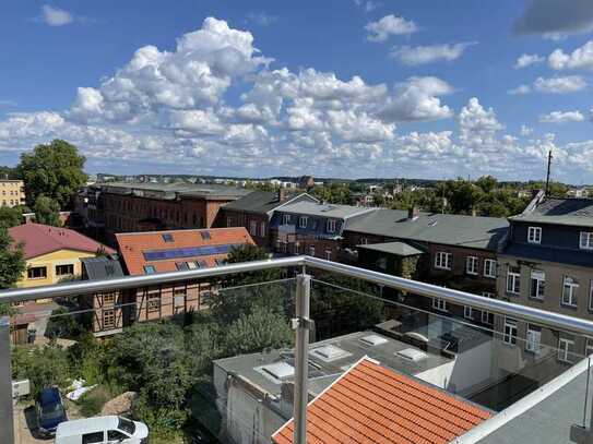 Altbauwohnung mit modernem Komfort: 100 m², Fahrstuhl, Dachterrasse + 2 Balkone + Pfaffenteichblick