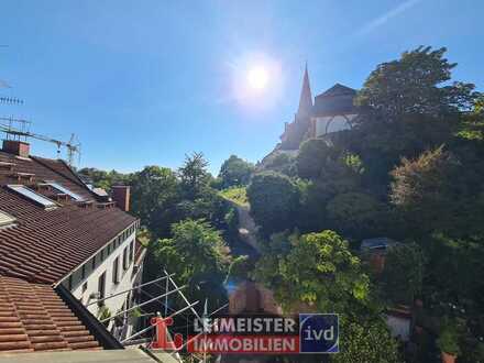 WUNDERSCHÖNER AUSBLICK - MODERNE DACHGESCHOSSWOHNUNG IN 1A-INNENSTADTLAGE