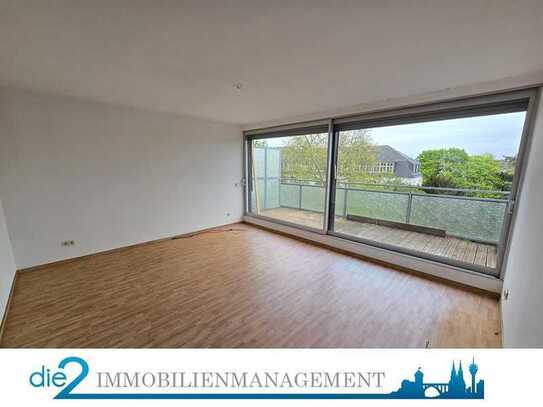 Helle 2-Zimmer Dachgeschosswohnung mit großem Balkon und Garage!