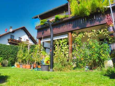 Geräumige Erdgeschosswohnung mit wunderschönem Garten
