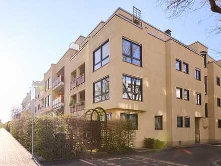 3,5-Zi-Traumwohnung mit neuw. EBK & Bad sowie XXL-TG-Parkplatz in hervorragender Lage!