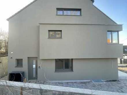 Neubau - Architekten Traumhaus an erhöhter Lage mit Keller