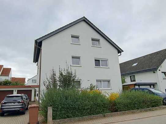 Helle 3,5-Zimmer-Dachgeschosswohnung mit Balkon