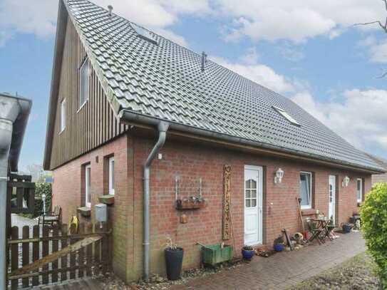 Großzügiges Einfamilienhaus mit separater Einliegerwohnung, Naturverbundenheit und schönem Garten