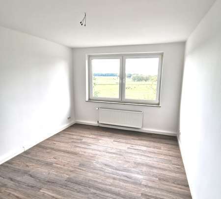 Erstbezug nach Renovierung! Helle, freundliche 3 Zimmer Wohnung in Groß Petershagen