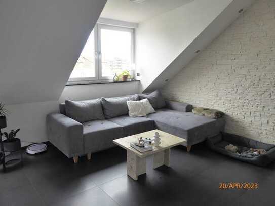 ### Moderne 3-Zimmer-Dachwohnung mit Top Ausstattung - Gut vermietet in beliebter Innenstadtlage ###