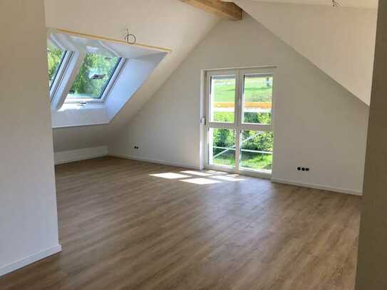 Helle, neu sanierte 3-Zimmer Wohnung mit Balkon in Straubenhardt