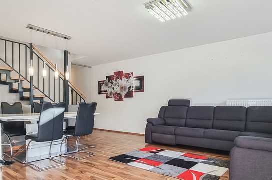 Modernes Reihenmittelhaus – Wohnkomfort auf drei Etagen, 5 Zimmer mit Terrasse, Garten und Carport