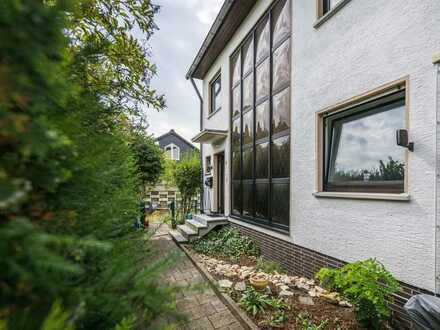 Schöne und sanierte 5-Zimmer-Doppelhaushälfte zur Miete in Eschborn, Eschborn