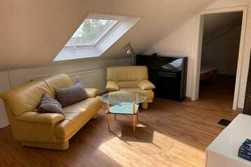 Schöne helle 2-Zimmer-Dachgeschosswohnung mit Einbauküche in Bad Schönborn