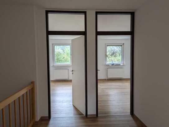 5-Zimmer-Reihenendhaus mit EBK, 140 m² Wfl., München-Hadern