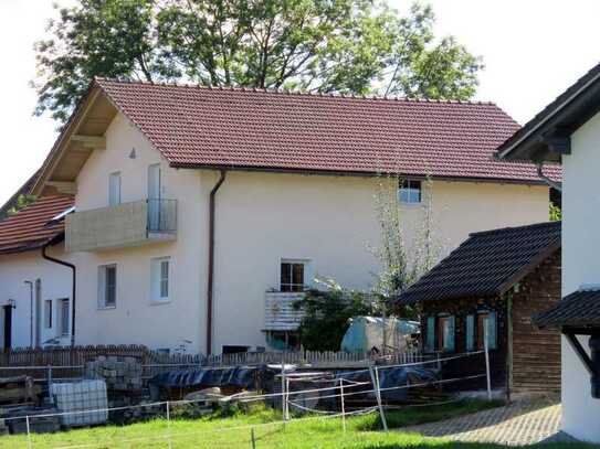 Einfamilienhaus mit Einliegerwohnung in ruhiger Höhenlage einer kleineren Ortschaft mit Ausblick