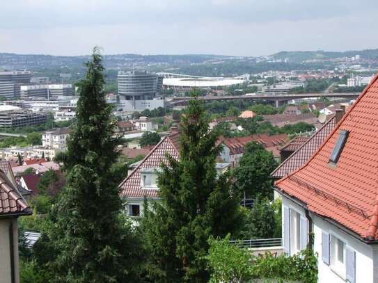 Ansprechende 3-Zimmer-Dachstockwohnung in Stuttgart-Untertürkheim