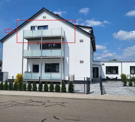 Erstbezug nach Sanierung mit Balkon: attraktive 4-Zimmer-Wohnung in Graben-Neudorf