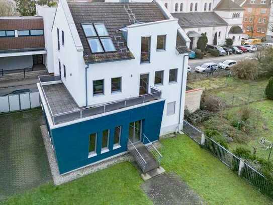 Ein Paradies: Ihr modernes Zuhause mit idyllischem Garten und gemütlichem Kamin in Neu-Isenburg