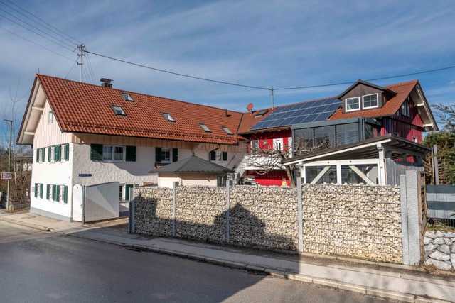                                                               Ger&auml;umiges 7-Zimmer-Reihenendhaus /Wohnung mit EBK in Markt Rettenbach                                                       in Rettenbach (Cham)