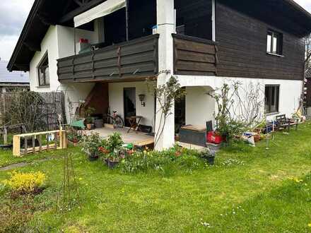 Ruhige Zweizimmer Wohnung mit großer Terrasse und Gartennutzung