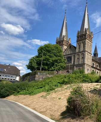 Baugrund mit Projektierung eines MFH mit Baugenehmigung in zentraler Lage