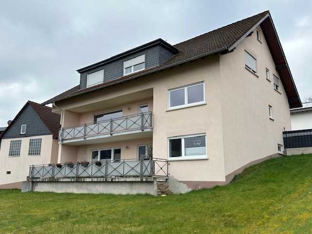                                                               Gro&szlig;z&uuml;gige 3-Zimmer-Wohnung mit Balkon, Garage &amp; Gartennutzung in Weilrod-Niede&hellip;                                                       in Weilrod (Hochtaunuskreis)