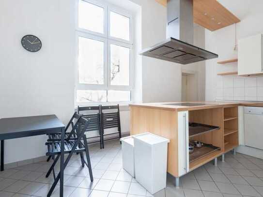 Spacious single bedroom near the Hohenzollerndamm train station