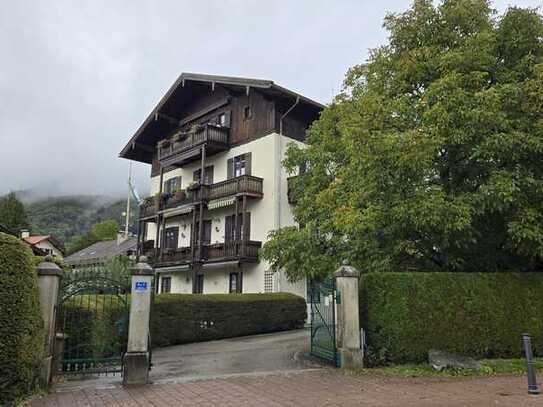 Exklusive, komplett sanierte 3-Zimmer-Wohnung mit Terrasse im Herzen von Tegernsee