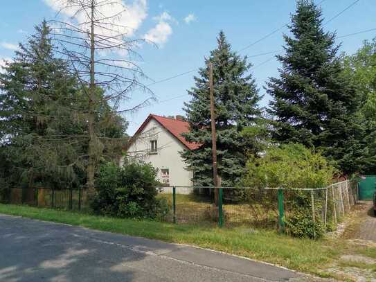 Kleines Einfamilienhaus mit Ausbaureserve direkt am Park im südl. Stadtteil Kahren zu verkaufen!