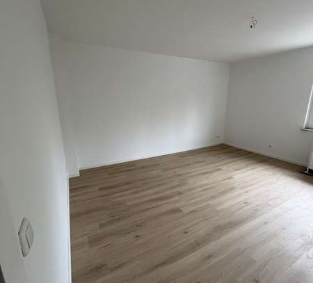 ***1 Nettokaltmiete geschenkt*** Sehr schöne 59,5 m² 2 Zimmer Wohnung im 1. OG und Garage/stellplatz