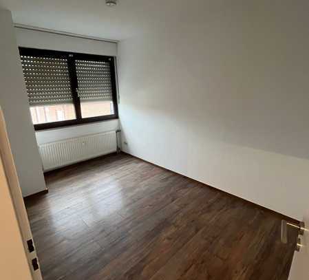 Erstbezug nach Sanierung mit Balkon: schöne 3-Zimmer-Wohnung in Kempen