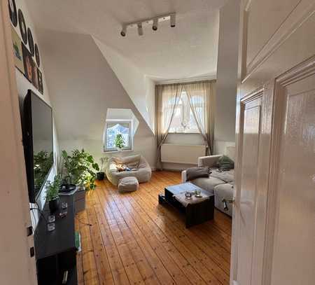 Altbauflair unterm Dach – stilvolle 3-Zimmer-Wohnung in bester Lage in Bielefeld