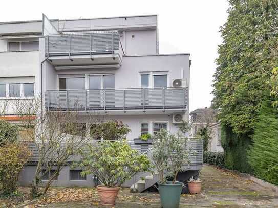 Neu-Isenburg: Freie 3-Zimmerwohnung im Westend 1. Stock, 2 Balkone, Garage