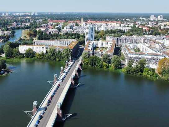 Schöne Wohnung am Wasser mit Tiefgaragenstellplatz