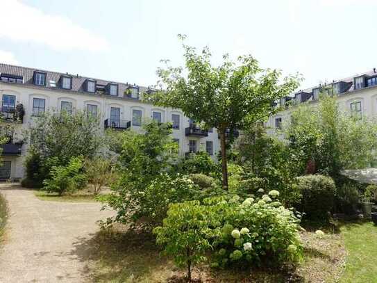 BEZUGSFREI NACH VEREINBARUNG! "The Metropolitan Gardens": Stilvolle 2-Zimmer-Wohnung mit Ostbalkon