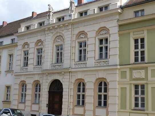 Traumhaft saniertes Barockhaus mitten in der Innenstadt