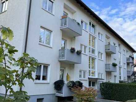 Schöne Erdgeschoss Wohnung mit neun Einbauküche Balkon+Terrasse mit Gartenanteil