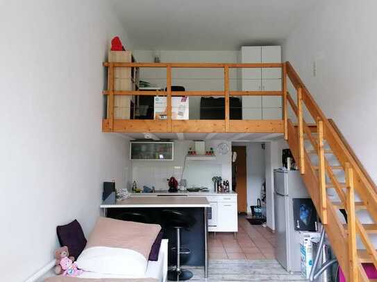 1-Zimmer-Wohnung mit Galerie und Einbauküche in Wiesebanden